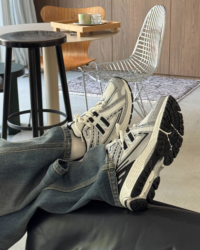 New Balance M1906RER onfeet