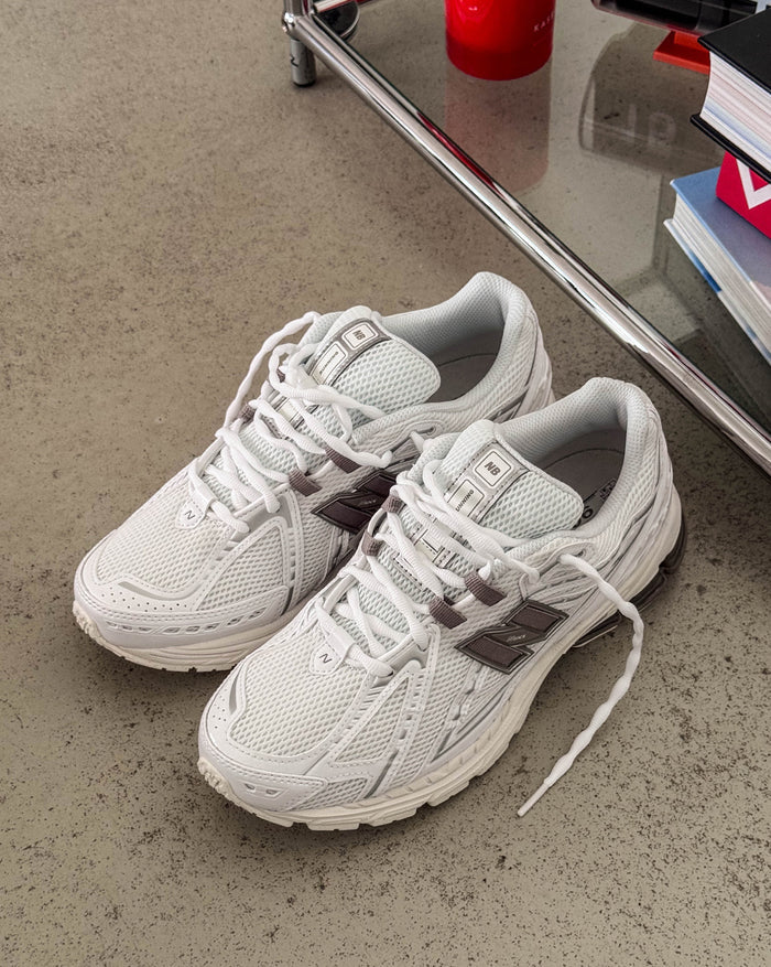 New Balance 1906R onfeet