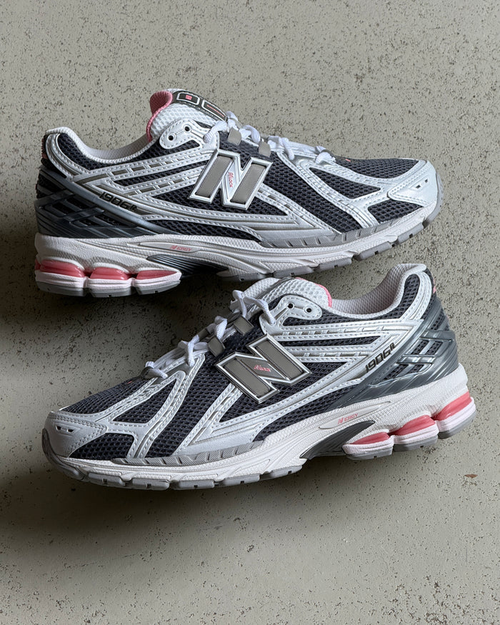 New Balance 1906R onfeet