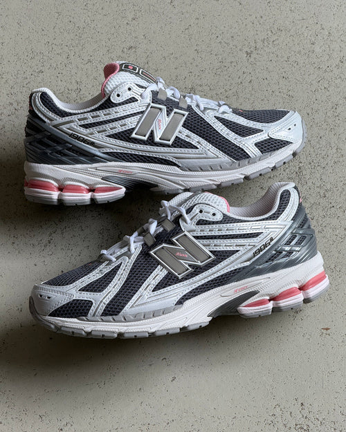 New Balance 1906R onfeet