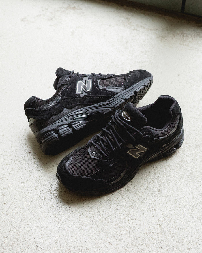 New Balance U2002DXB onfeet