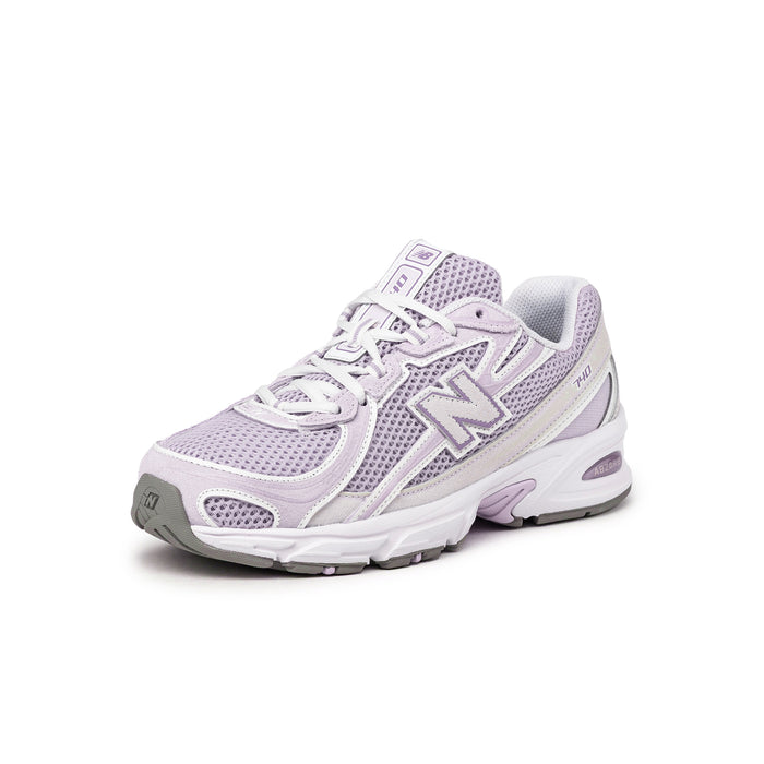 New Balance 740