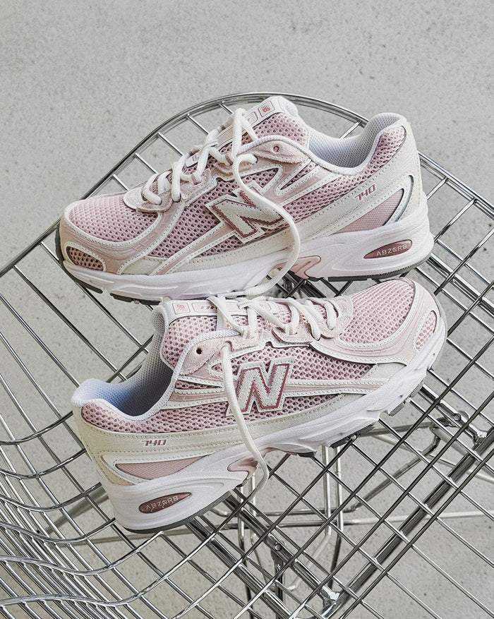 New Balance 740 onfeet