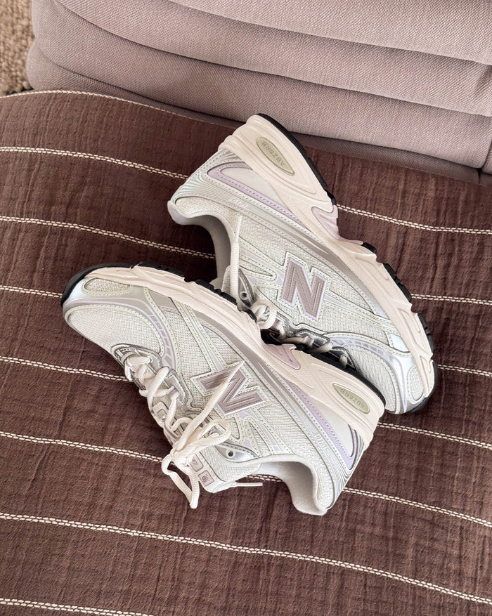 New Balance 740 onfeet