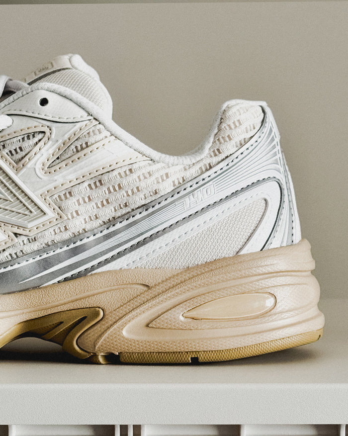 New Balance 740 onfeet
