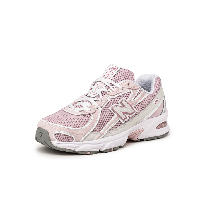 New Balance 740