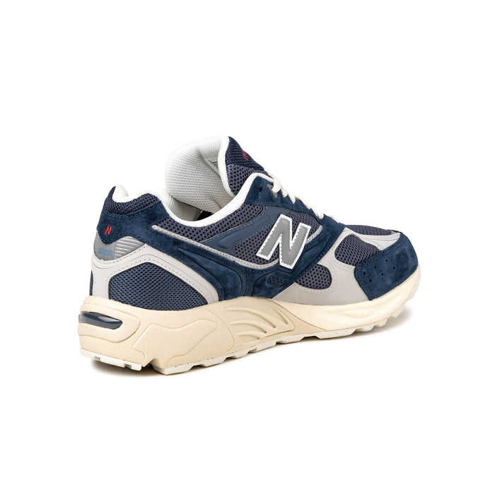 New Balance 880