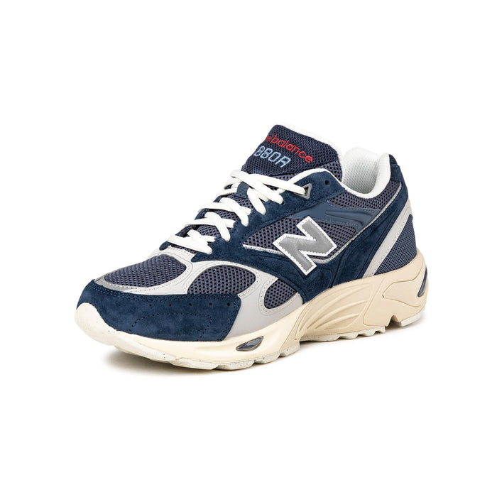 New Balance 880