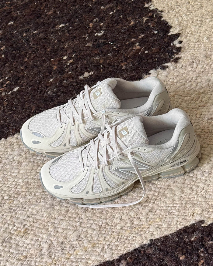 New Balance ABZORB 1890 onfeet