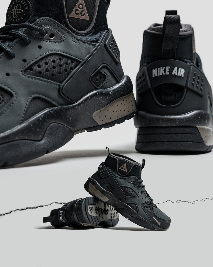 Nike ACG Air Mowabb onfeet
