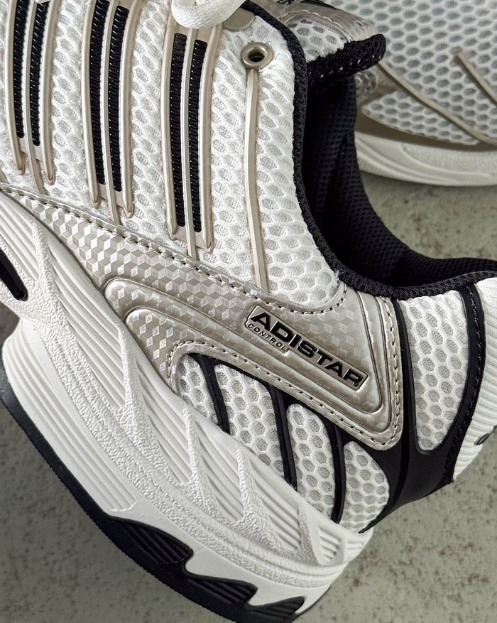 Adidas Adistar Control 3 onfeet