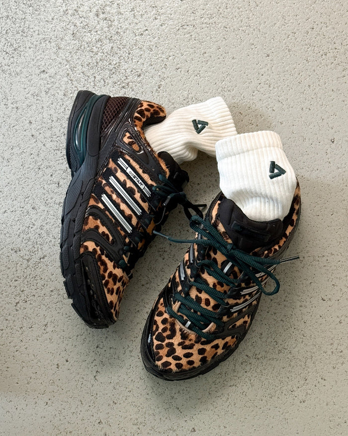 Adidas Adistar Control 5 W *Leopard* onfeet