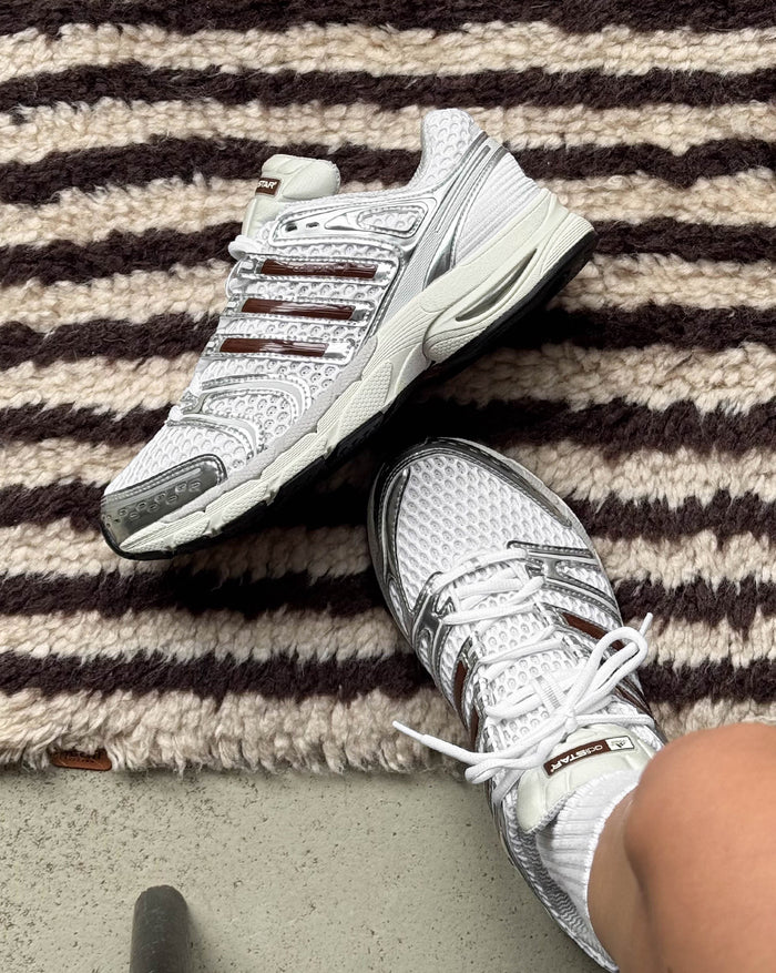 Adidas Adistar Control 5 W onfeet