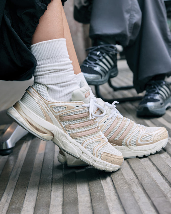 Adidas Adistar Control 5 W onfeet