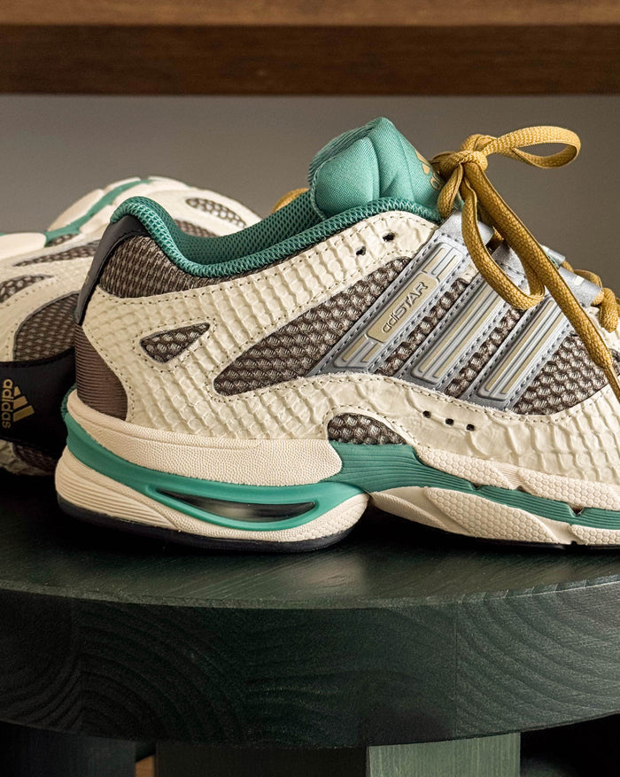 Adidas Adistar Moulded W onfeet