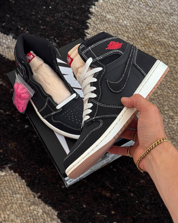 Nike Air Jordan 1 High OG *Flight Club* onfeet