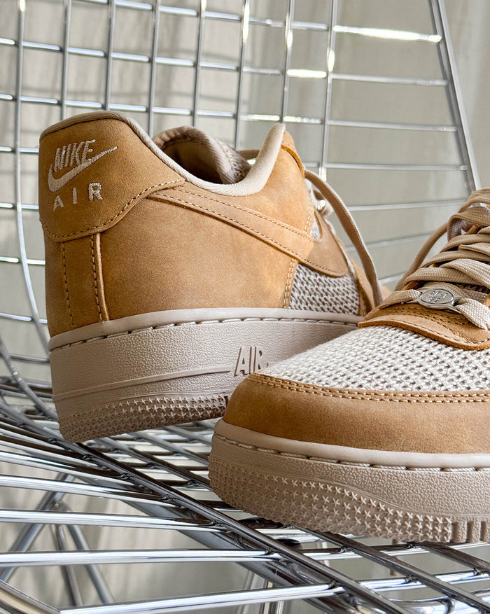Nike Air Force 1 '07 LV8 onfeet
