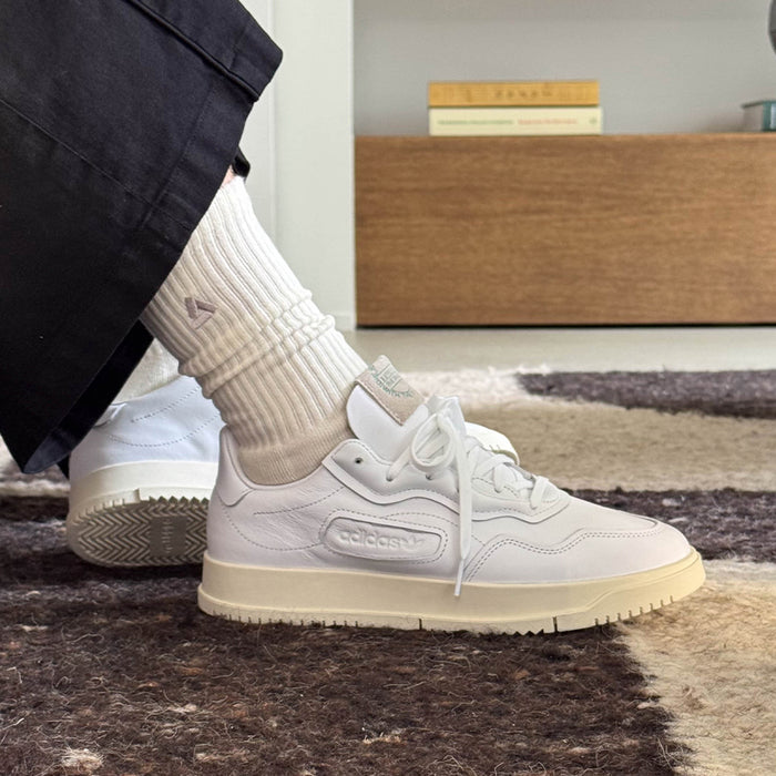 Asphaltgold	2-Pack Stack Logo Socks (Off White / Beige) onfeet