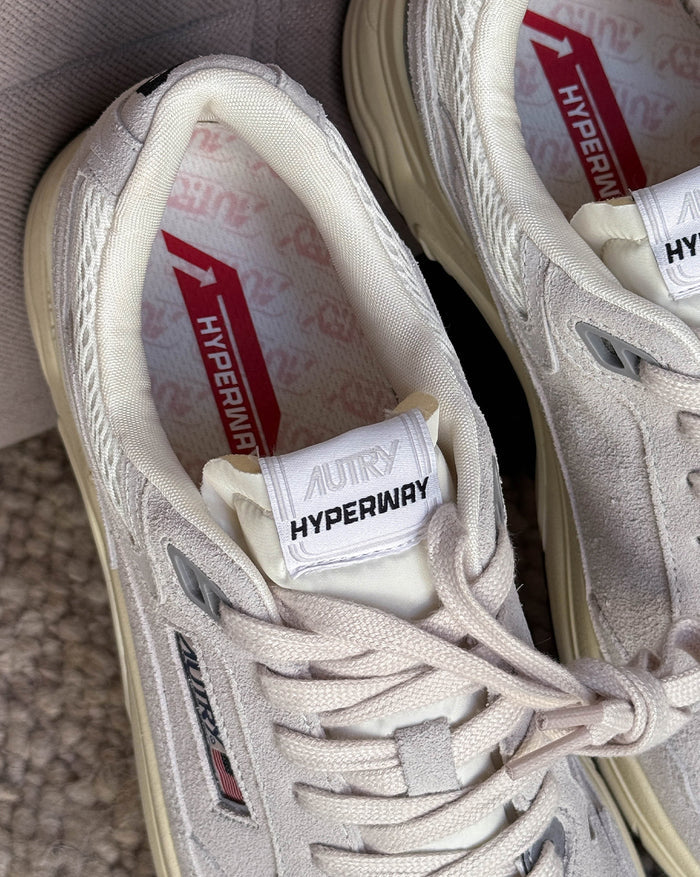 Autry Hyperway  *Suede / Mesh* onfeet