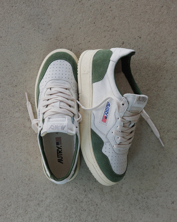 Autry Medalist *Goat / Suede* onfeet