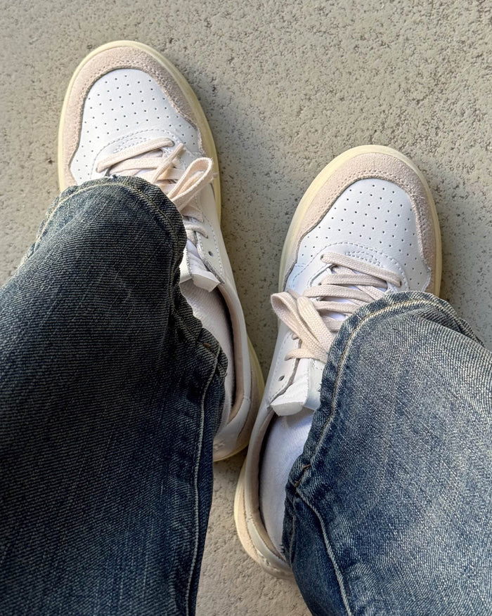 Autry Medalist W *Leather / Suede* onfeet
