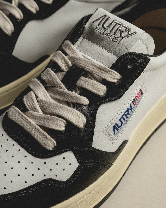 Autry Medalist W onfeet