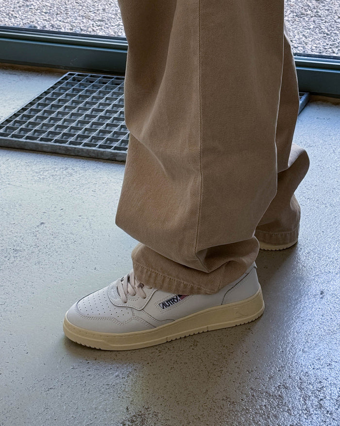 Autry Medalist onfeet