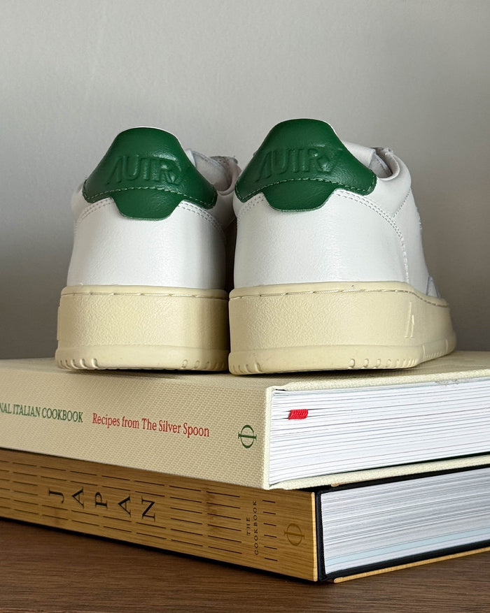 Autry Medalist onfeet