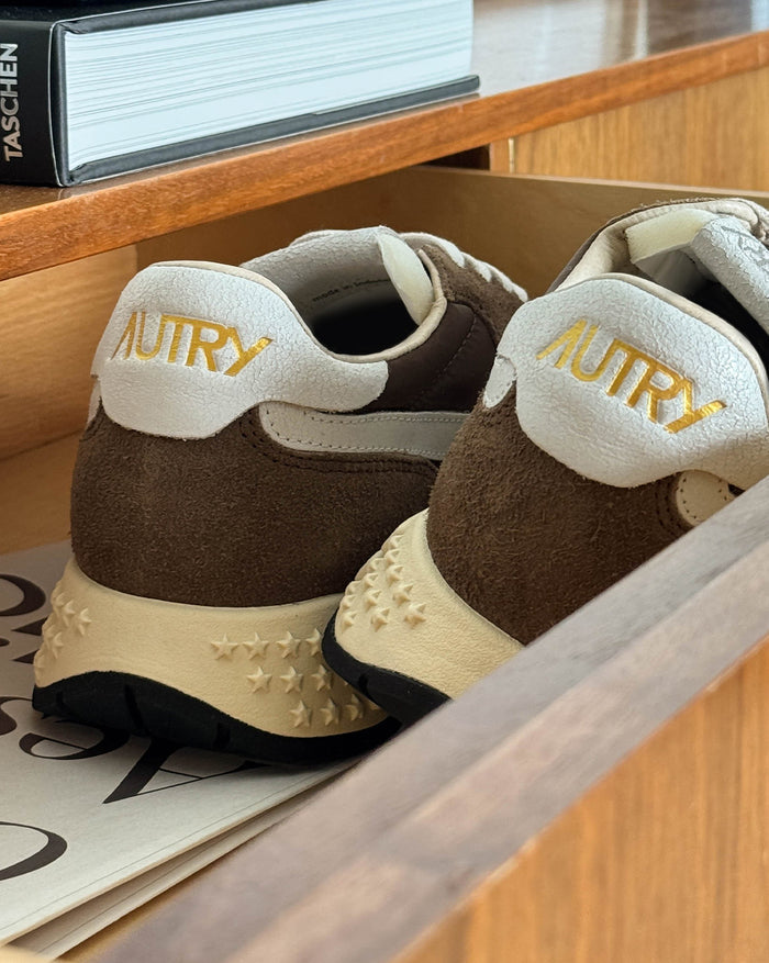 Autry Reelwind Low *Nylon / Cracked Leather* onfeet