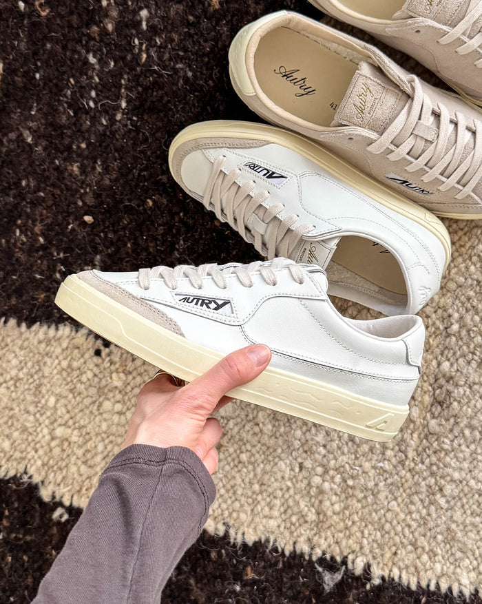 Autry Windscape W *Leather / Suede* onfeet