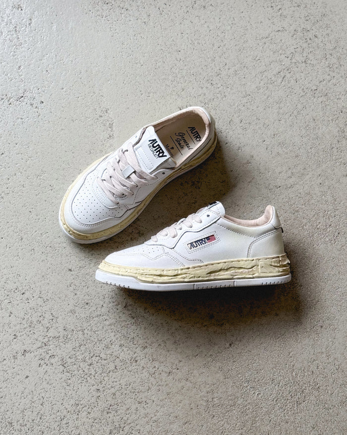 Autry x Mihara Yasuhiro Medalist W *Super Vintage* onfeet