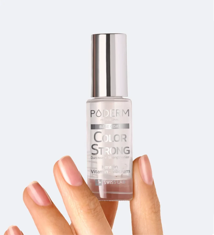 Base coat durcisseur Color Strong Poderm à la kératine à appliquer avant le vernis