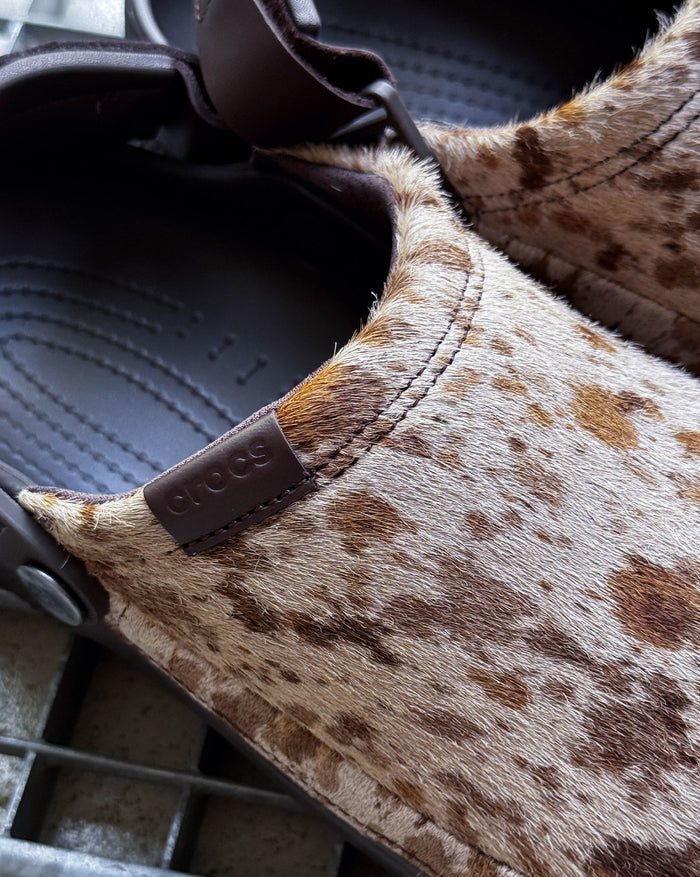 Crocs Classic Clog *Crafted Pony* onfeet