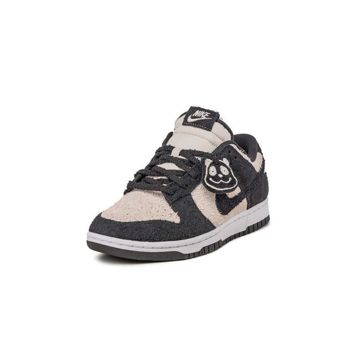 Nike Dunk Low Retro SE *Panda*