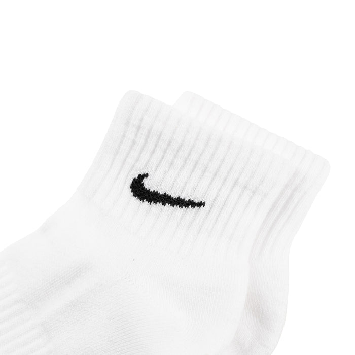 Nike	Everyday Cushioned Ankle Socks 3 Pack (White / Black)