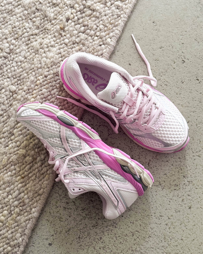 Asics GEL-Cumulus 16 onfeet