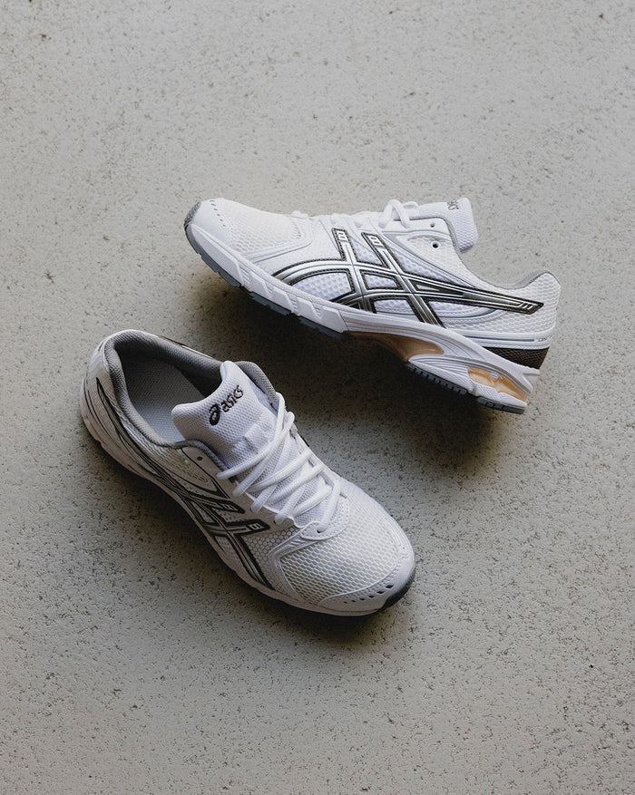 Asics GEL-DS Trainer 14 onfeet