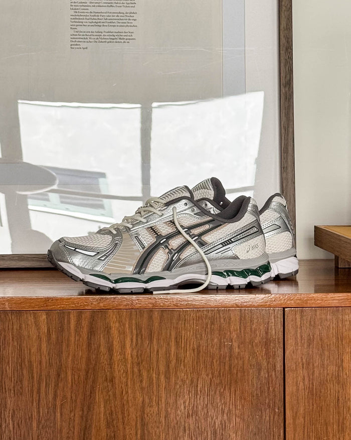 Asics GEL-Kayano 12.1 onfeet