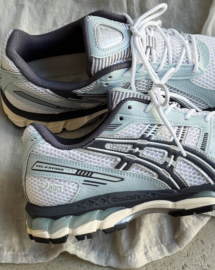 Asics GEL-Kayano 12.1 onfeet