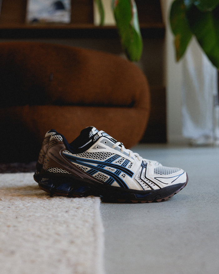 Asics GEL-Kayano 14 onfeet