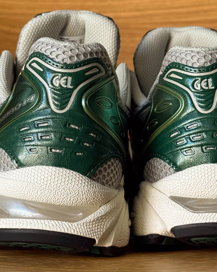 Asics GEL-Kayano 14 onfeet