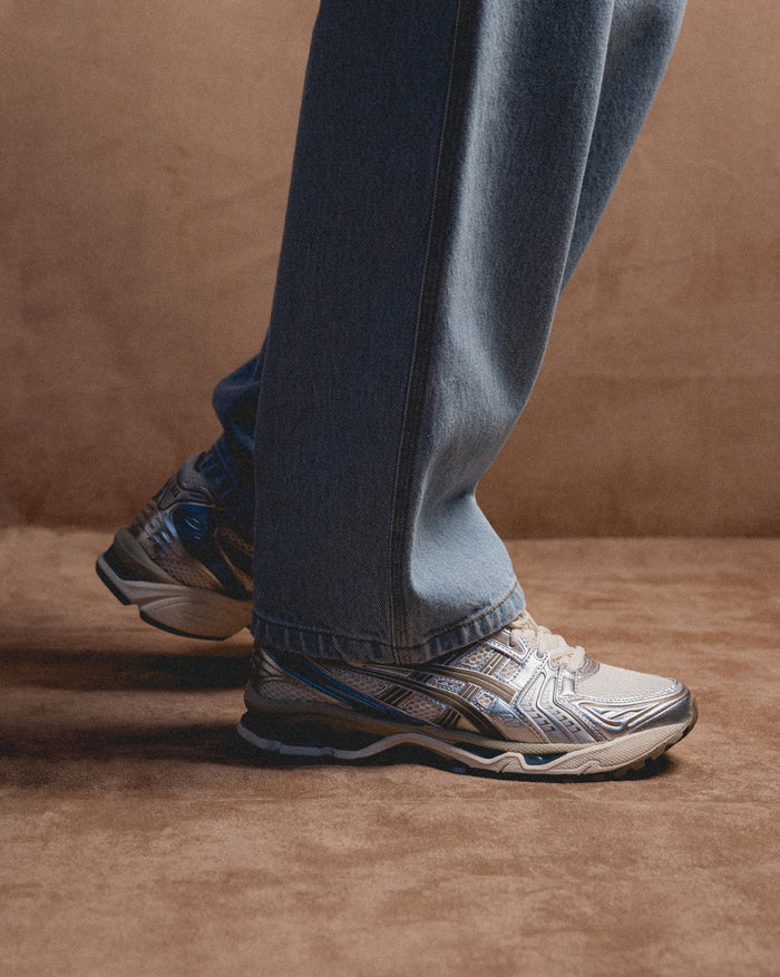 Asics GEL-Kayano 14 onfeet