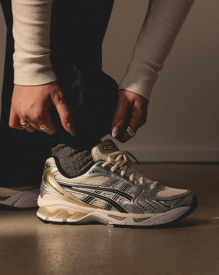 Asics GEL-Kayano 14 onfeet