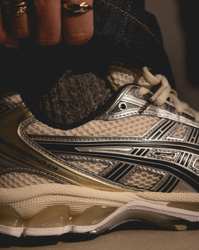 Asics GEL-Kayano 14 onfeet