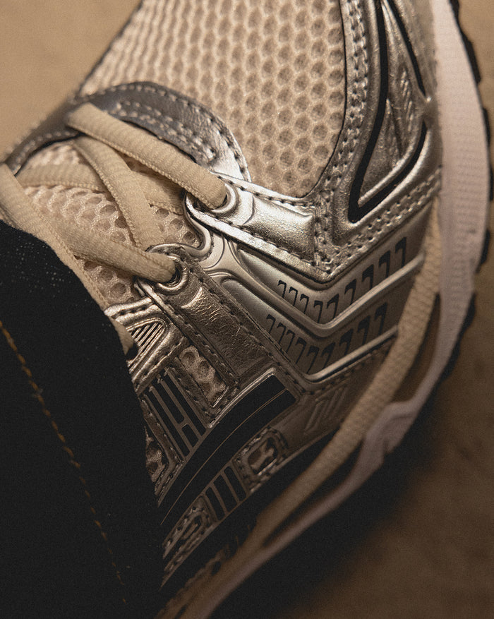 Asics GEL-Kayano 14 onfeet