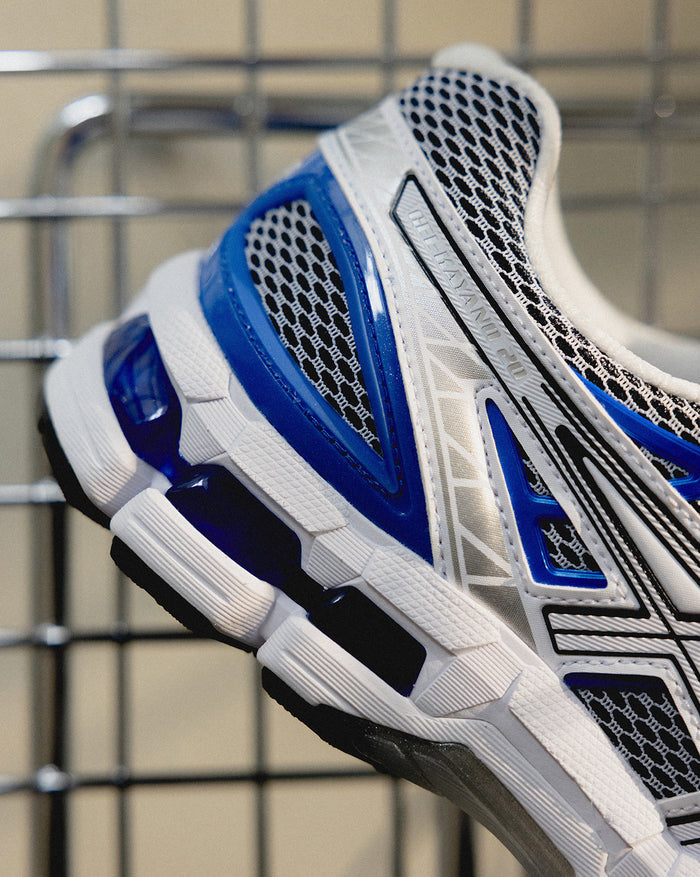 Asics GEL-Kayano 20 onfeet