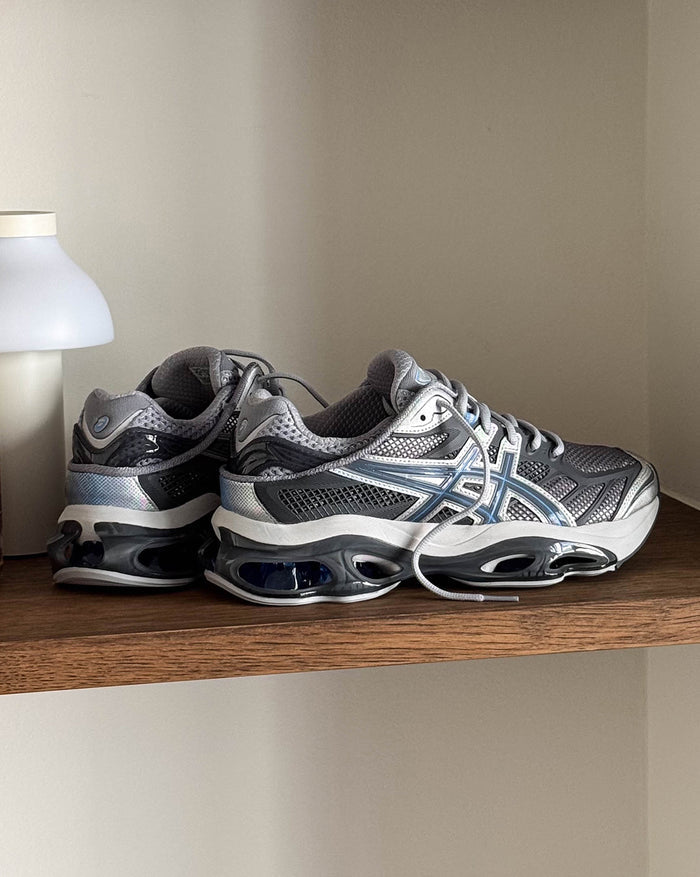 Asics GEL-Kinetic 2.0 onfeet