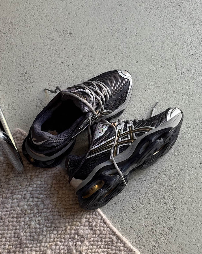 Asics GEL-Kinetic 2.0 onfeet