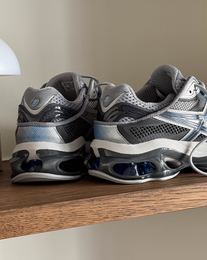 Asics GEL-Kinetic 2.0 onfeet