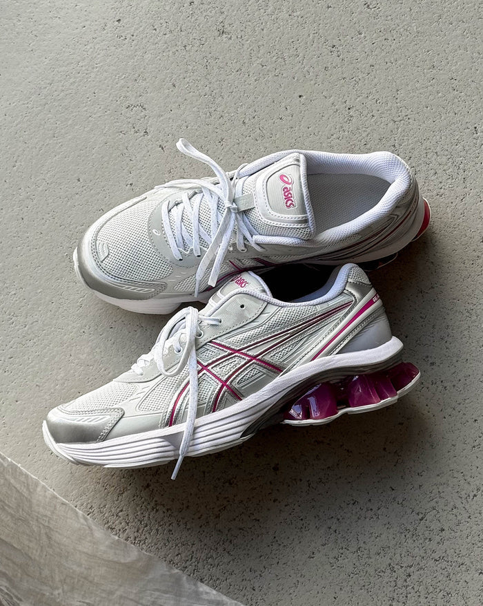 Asics GEL-Kinetic Fluent onfeet